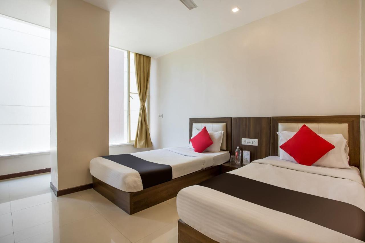 Capital O 35557 Hotel Aura Bombay Esterno foto