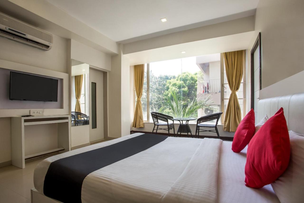 Capital O 35557 Hotel Aura Bombay Esterno foto